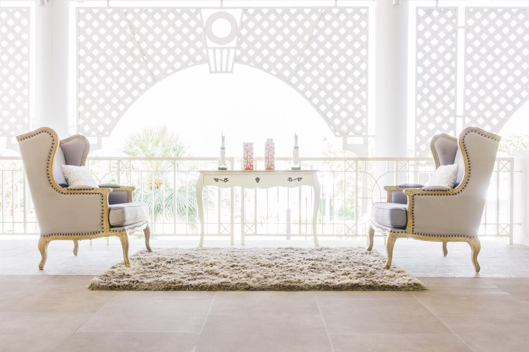 beautiful-luxury-sofa_74190-6516